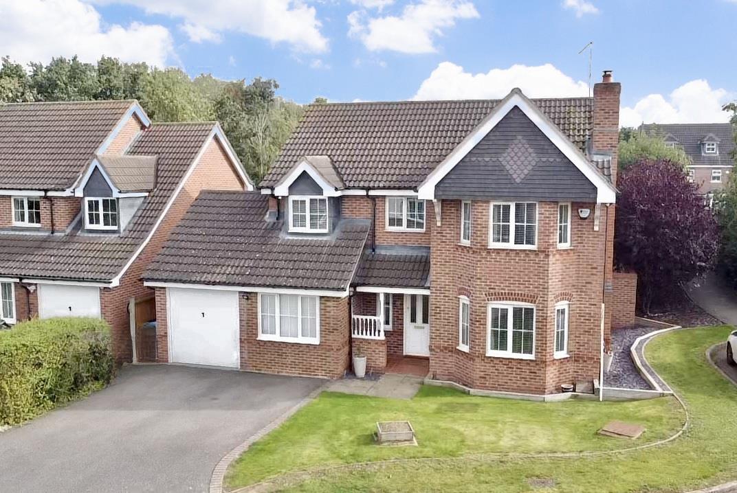 Wren Close, Grange Park O'Riordan Bond